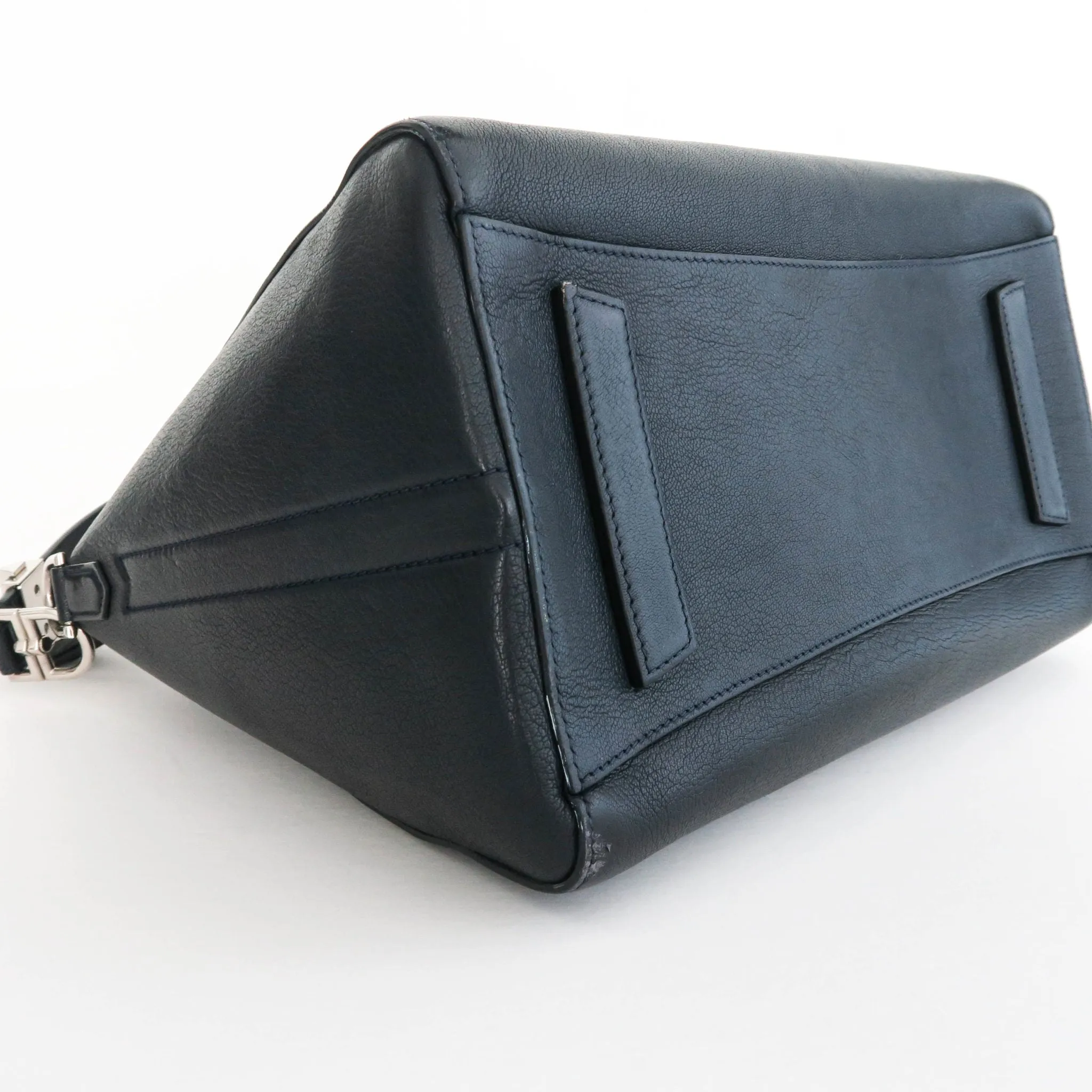 Antigona Medium in Black