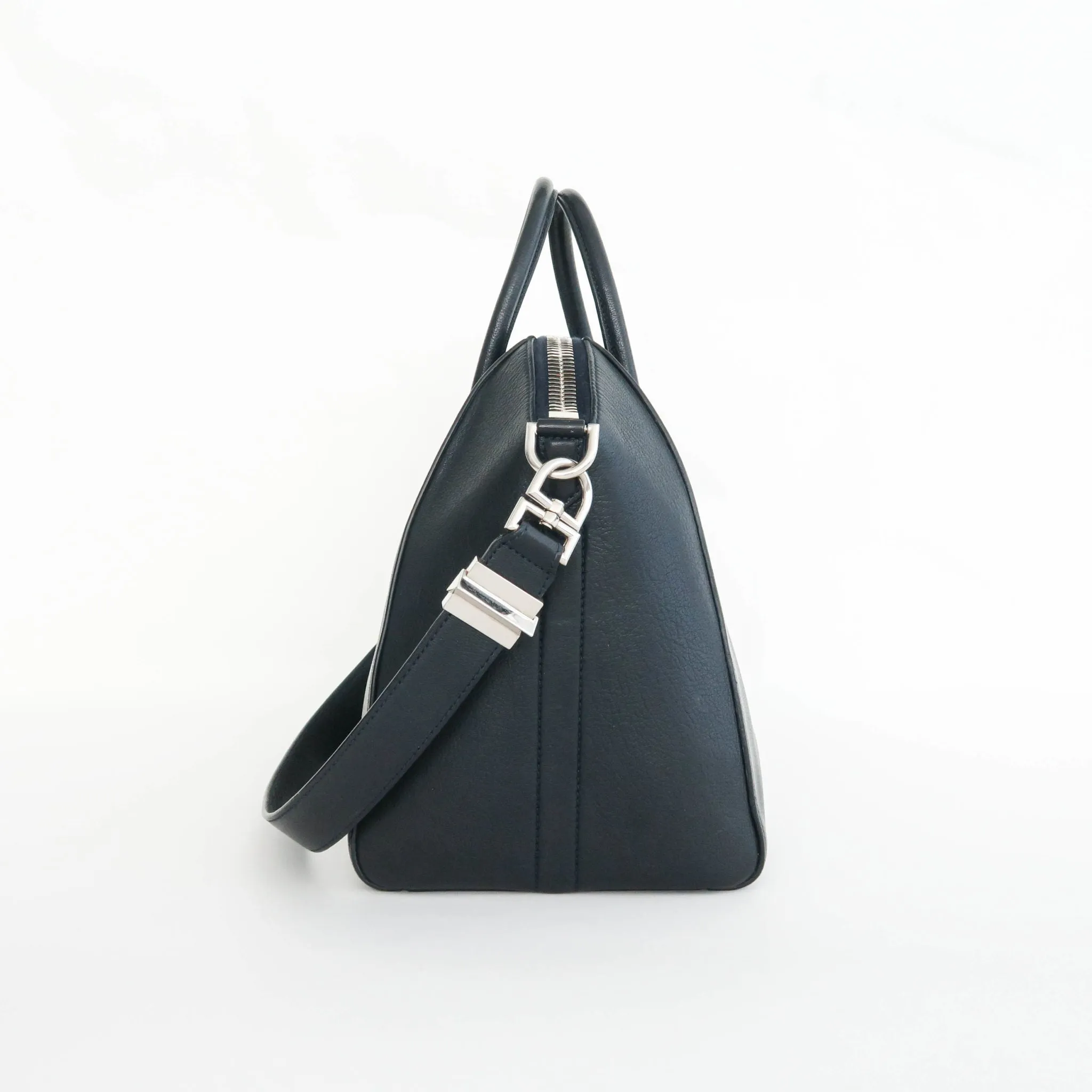 Antigona Medium in Black