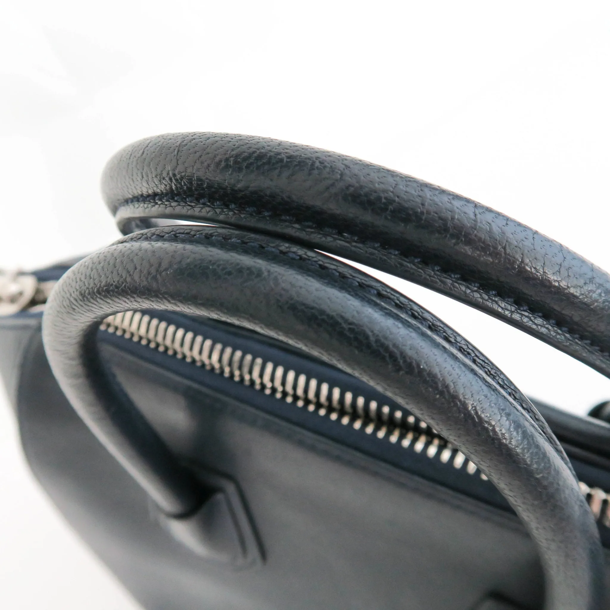 Antigona Medium in Black
