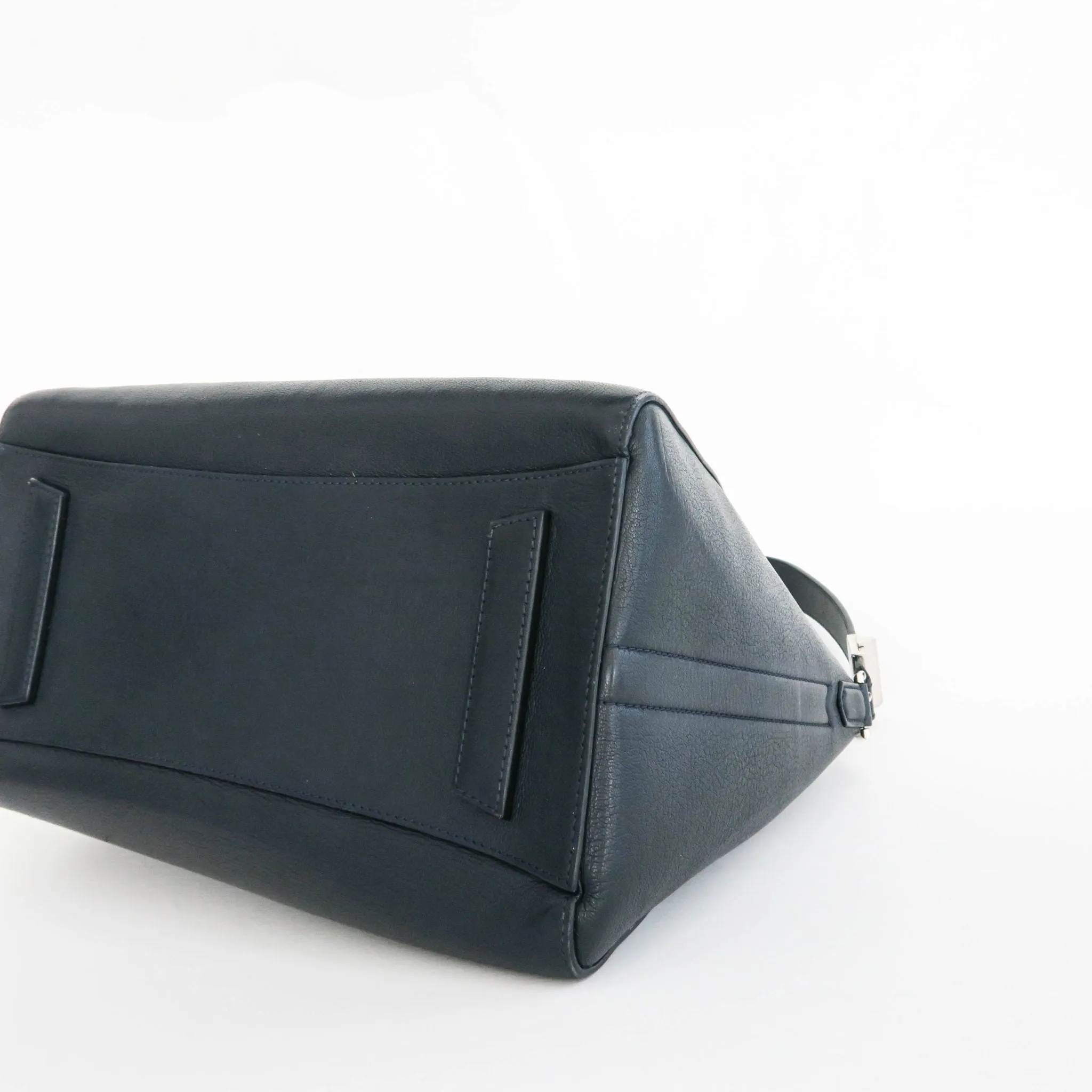Antigona Medium in Black