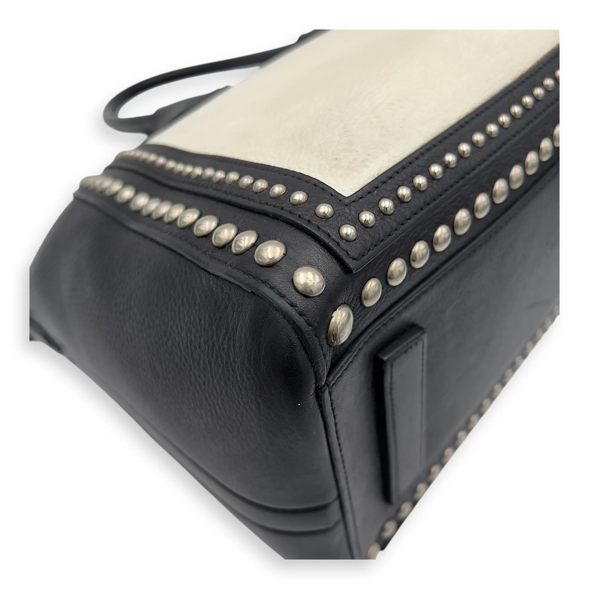 Antigona Top Handle Bag White in Calfskin, Silver hardware