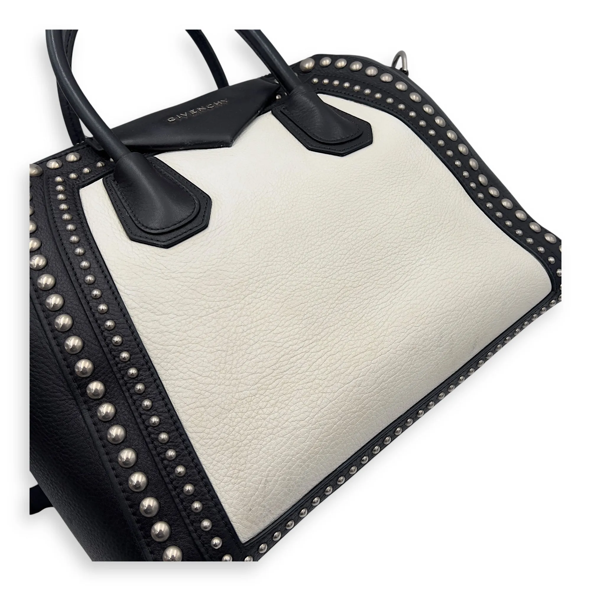 Antigona Top Handle Bag White in Calfskin, Silver hardware