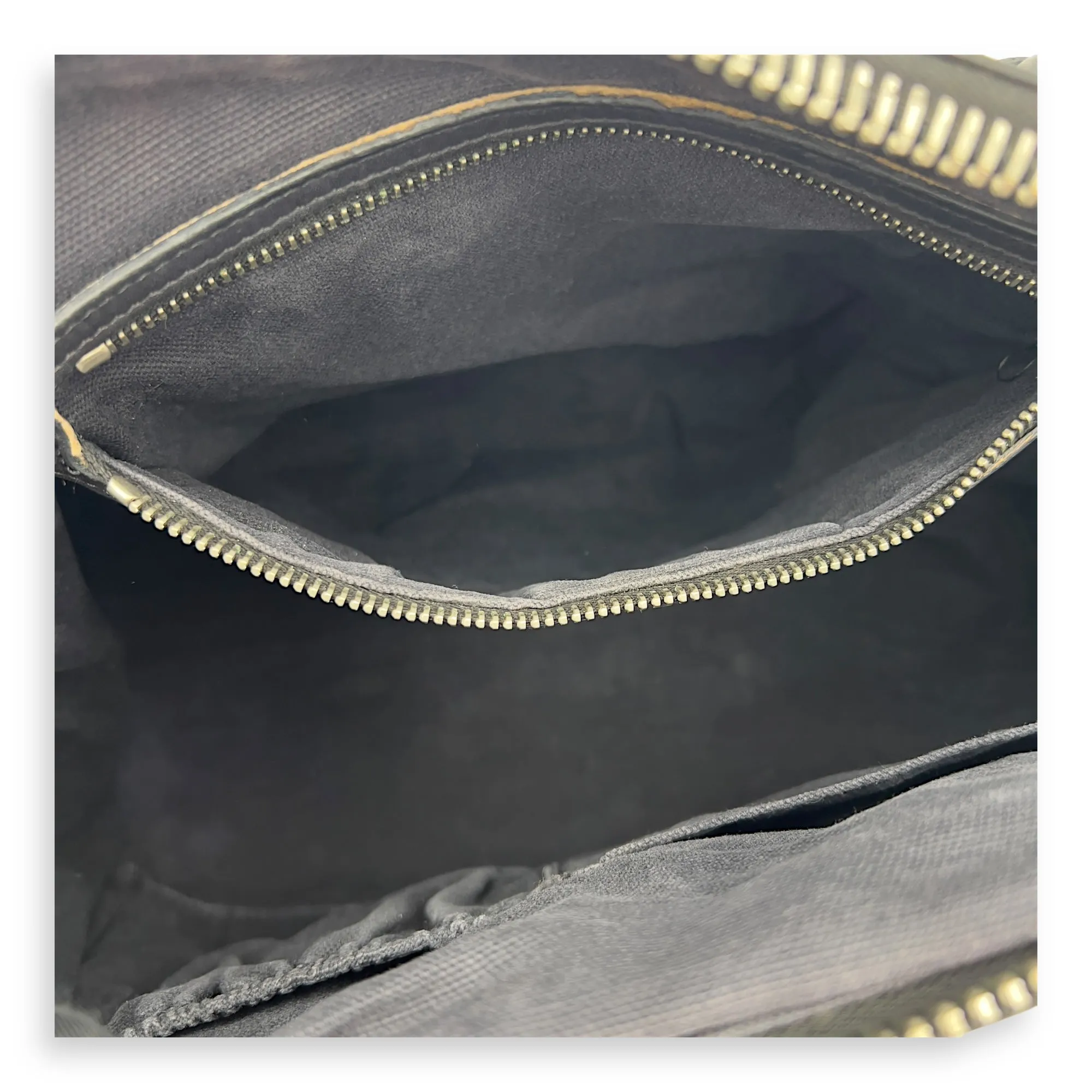 Antigona Top Handle Bag White in Calfskin, Silver hardware
