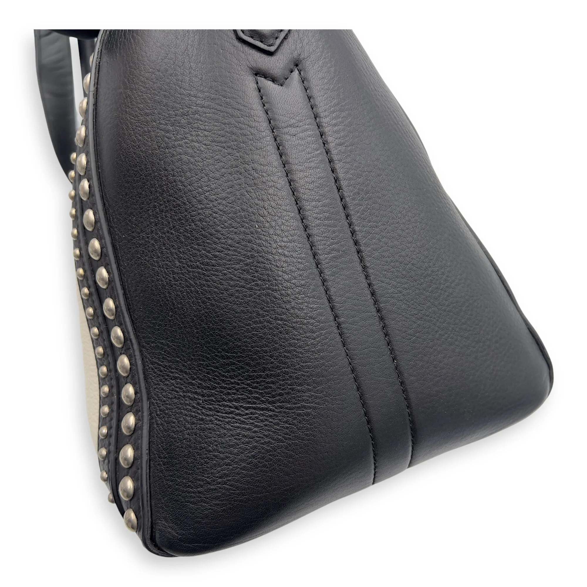 Antigona Top Handle Bag White in Calfskin, Silver hardware