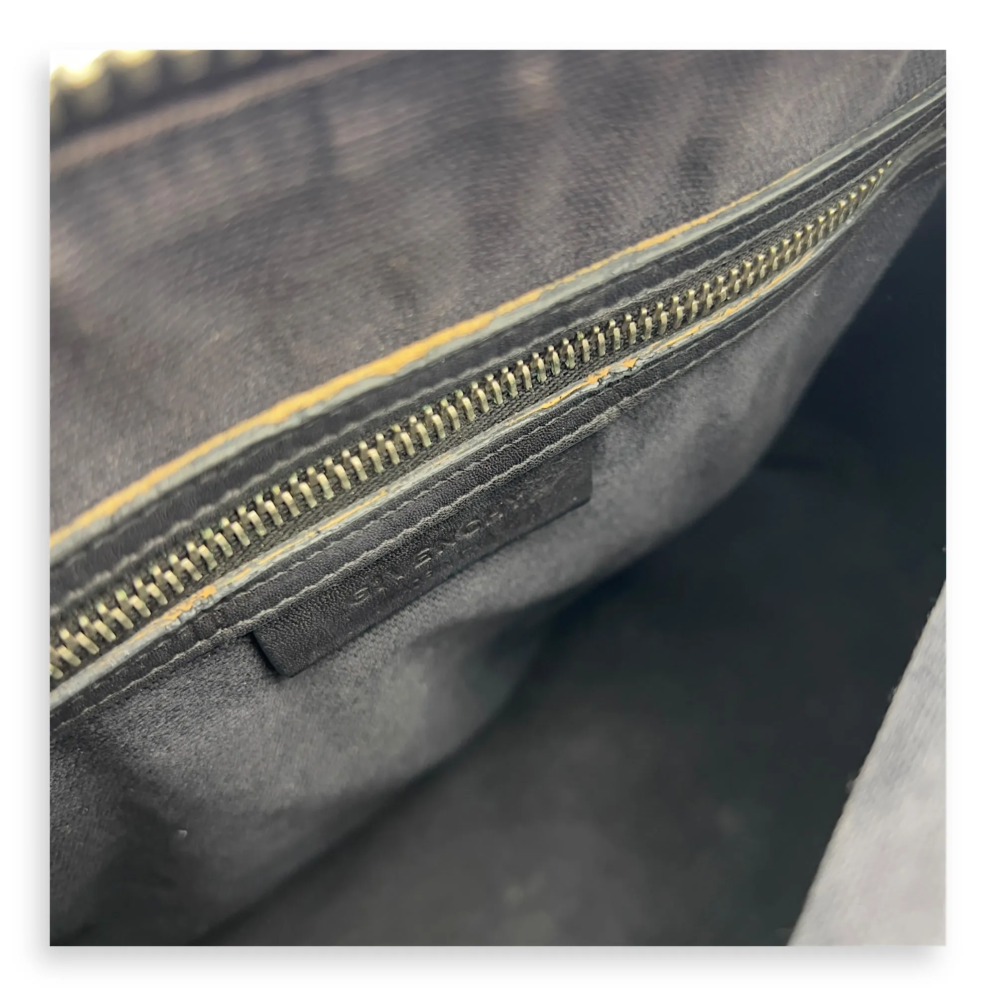 Antigona Top Handle Bag White in Calfskin, Silver hardware