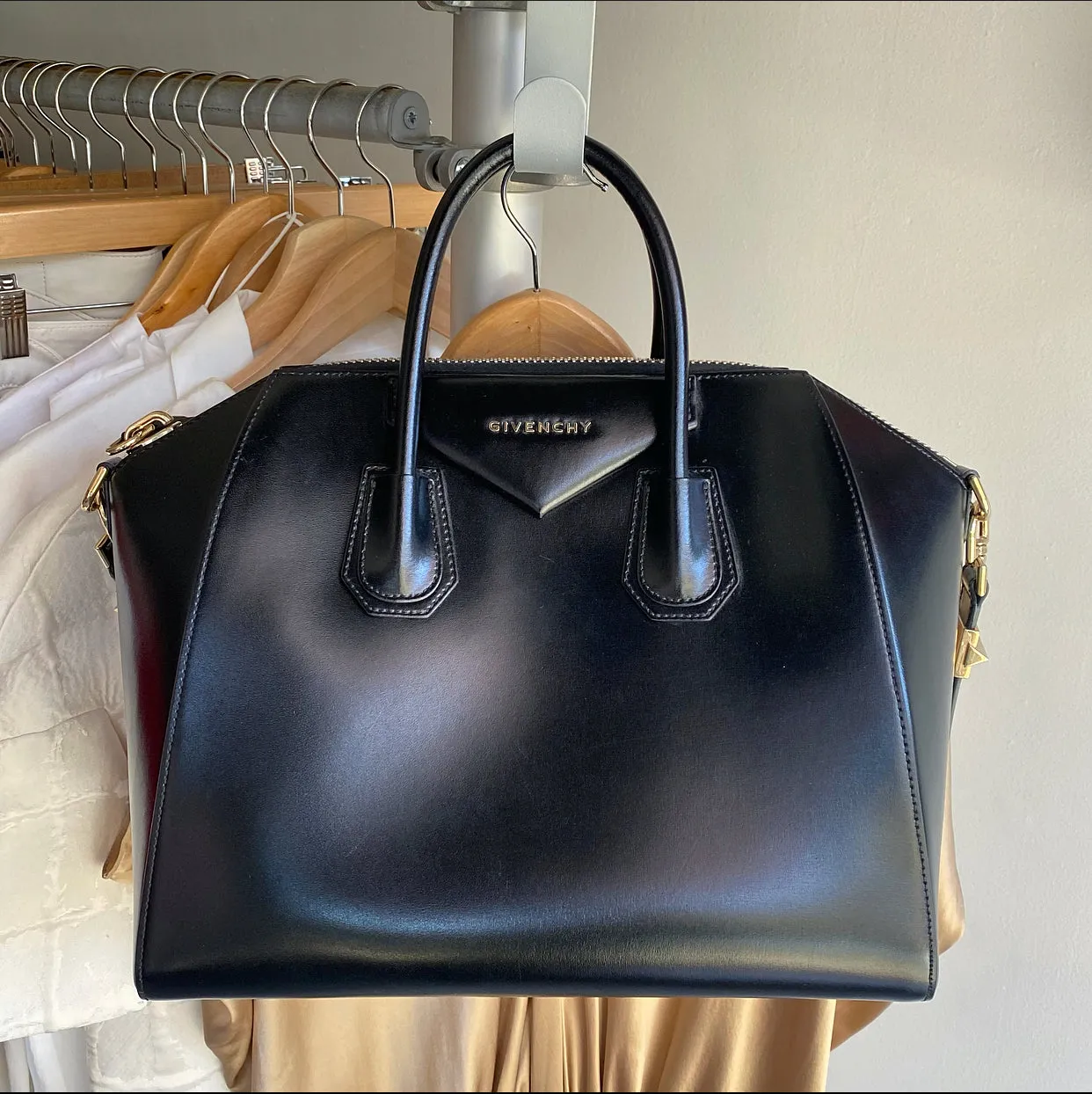 Givenchy Black Antigona Medium Smooth Leather Bag