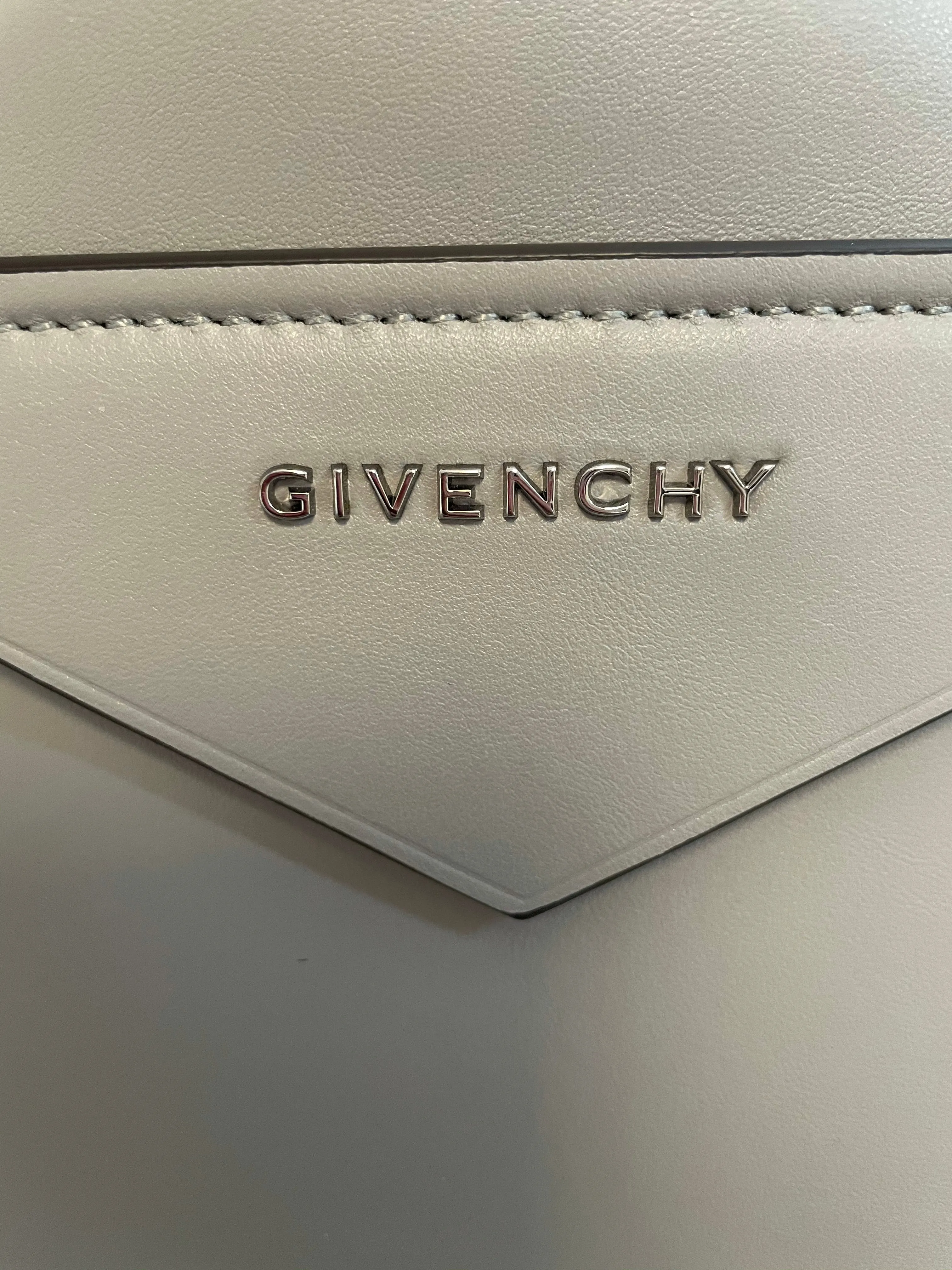 Givenchy Soft Antigona